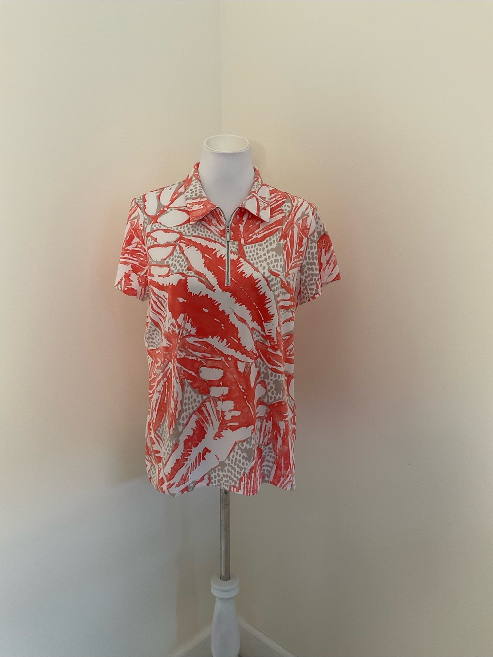 Women’s Chico’s Weekends Coral & White Tropical Print Top